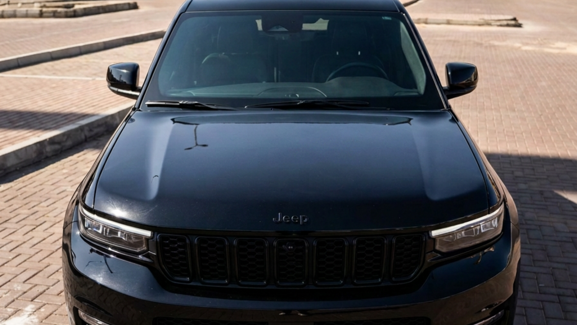 Jeep grand cherokee 2026 black.png